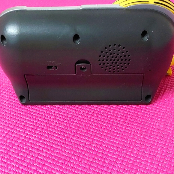 🌺LIKE NEW🌺Minion Alarm Clock & Nightlight - Picture 5 of 6